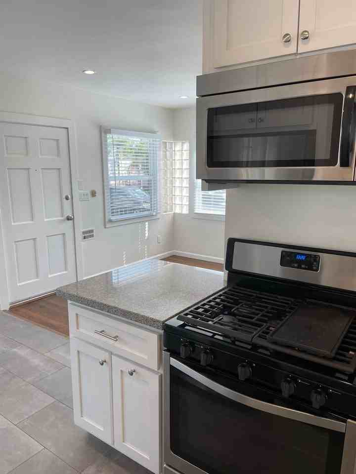 4062 30th St - Photo 3 of 18