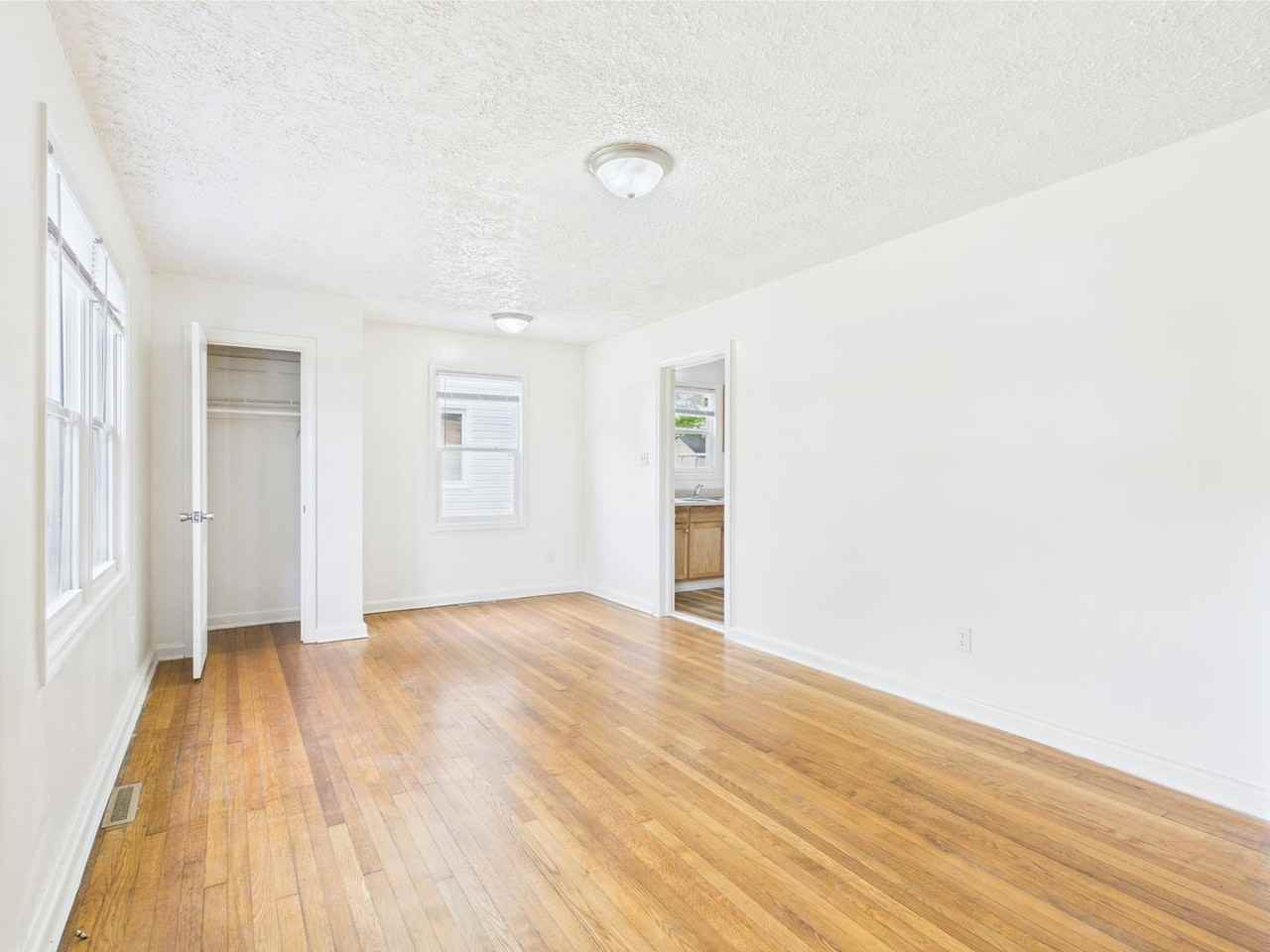 2601 Houston Ave - Photo 3 of 19