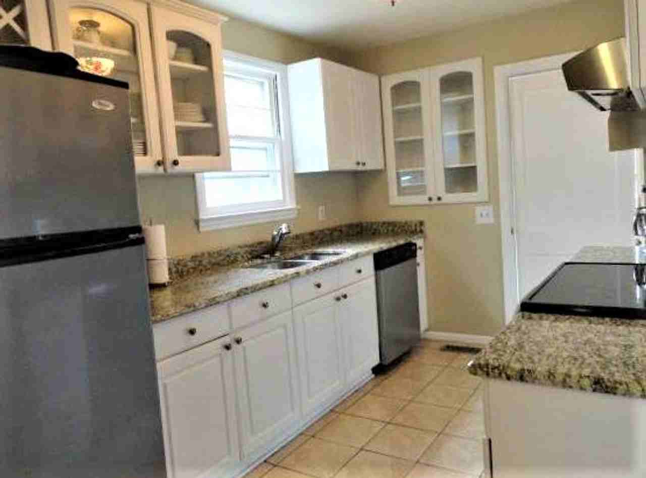 1020 Elm Ave - Photo 6 of 14