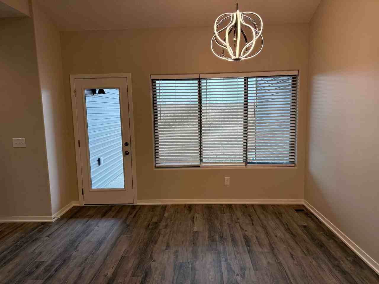 8801 S 47th St - Photo 5 of 25