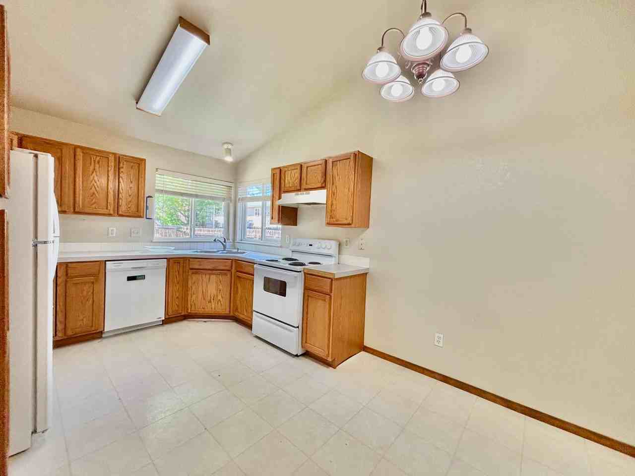 1275 Lavender Ct - Photo 5 of 24