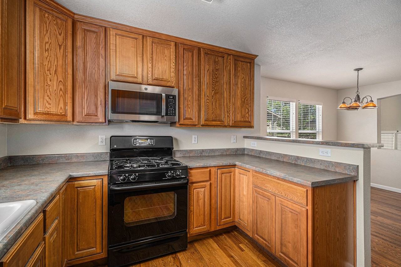 3946 Pecos Trl - Photo 7 of 25