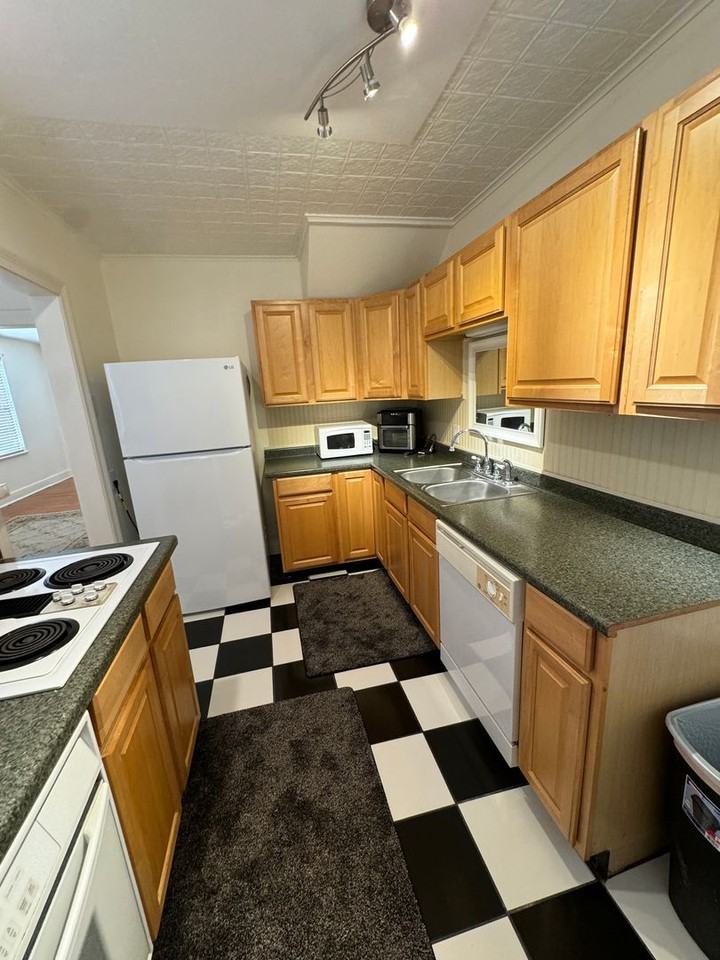 665 Carol Marie Dr - Photo 2 of 16