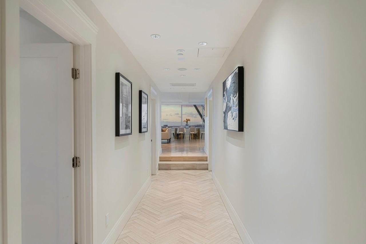 702 Ash St - Photo 3 of 27