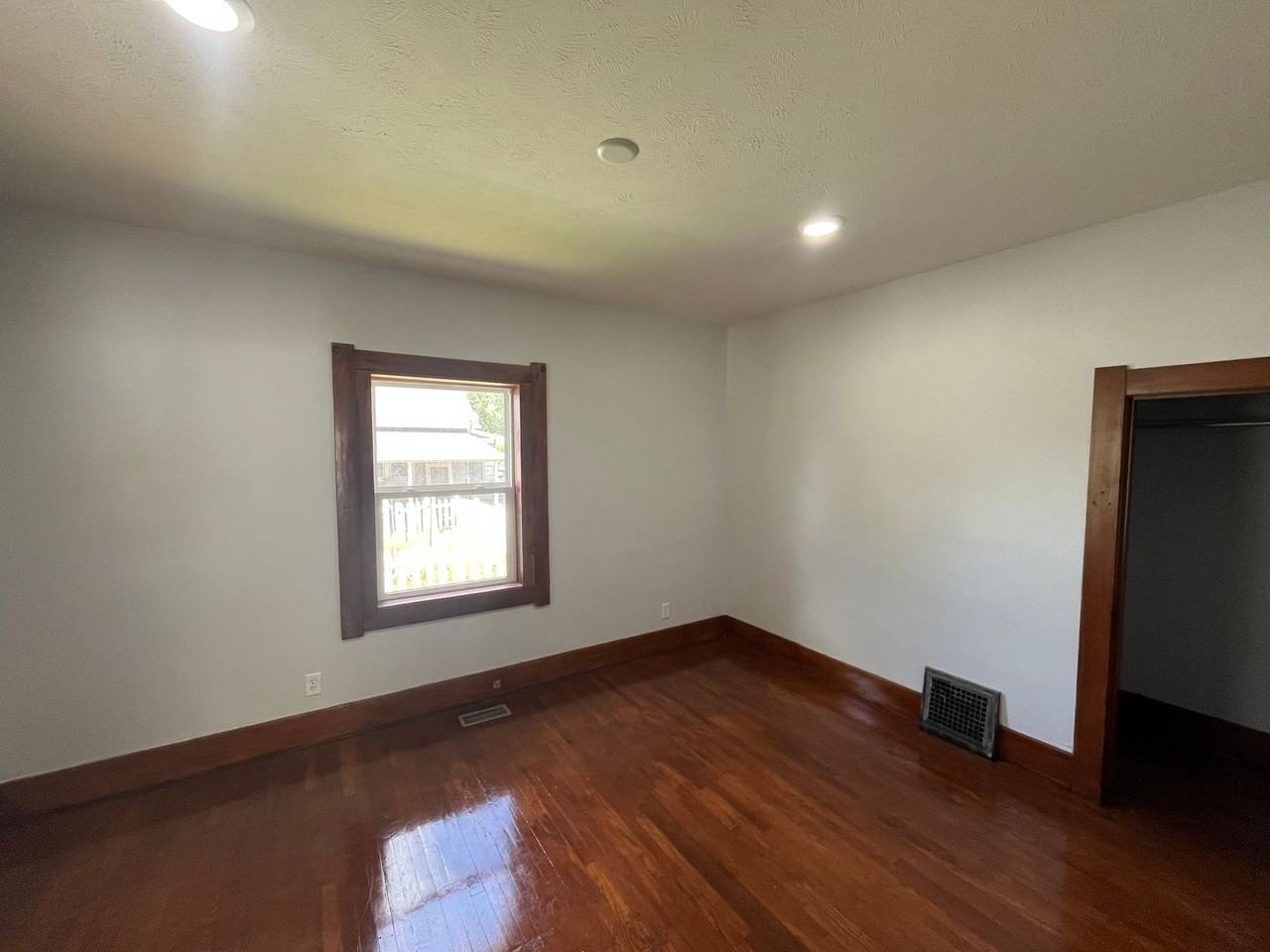 834 Eastside Blvd - Photo 2 of 12