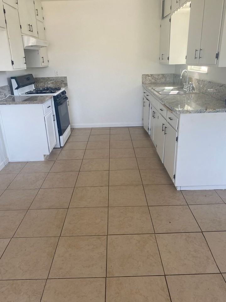 7212 Golden Rule Ave - Photo 2 of 11