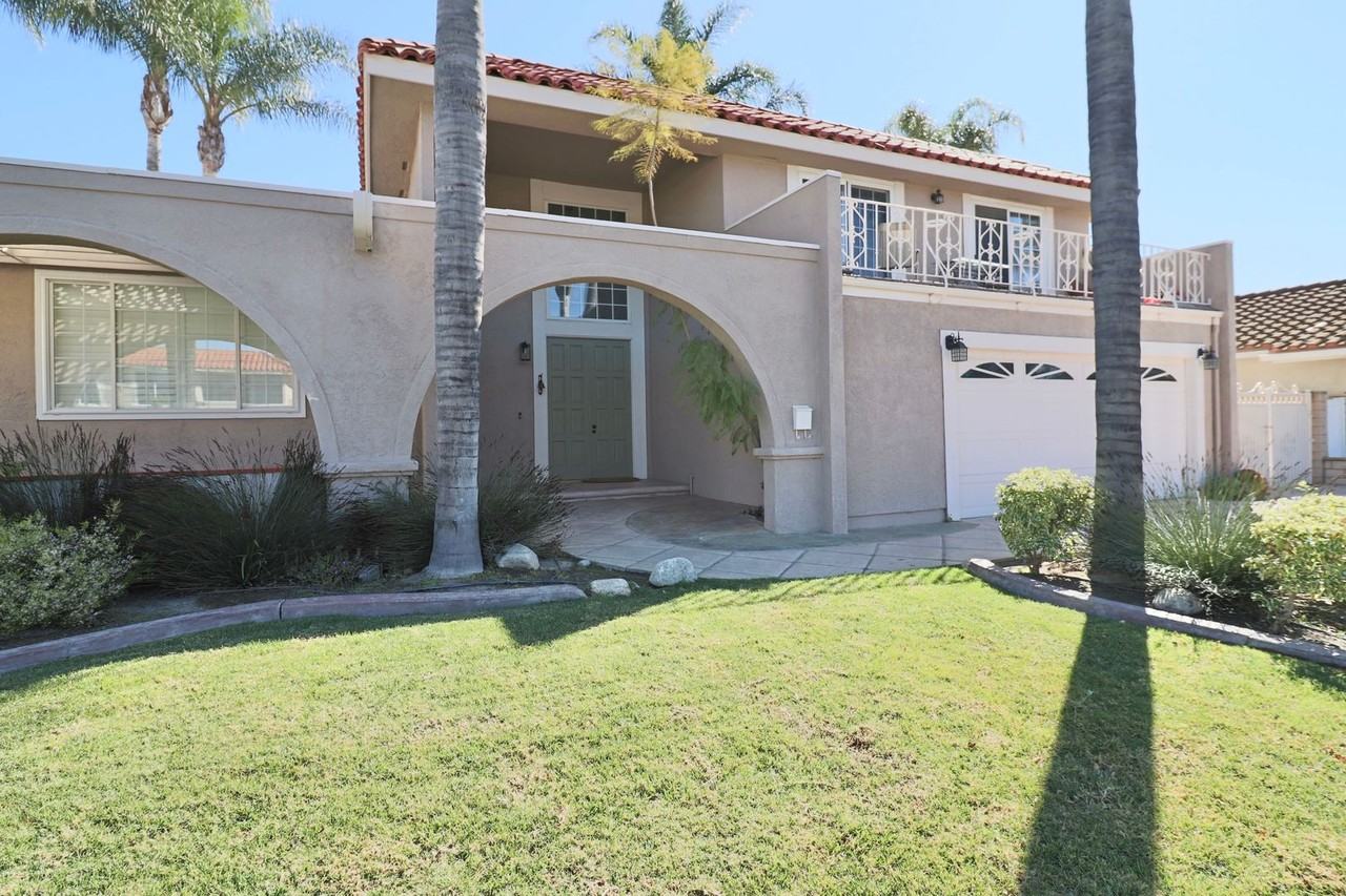 1470 Dara St - Photo 5 of 19