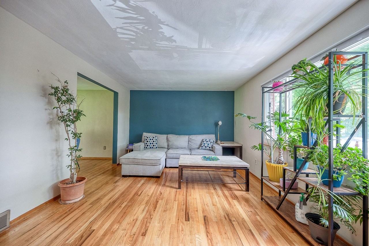 525 Hulton Rd - Photo 2 of 14