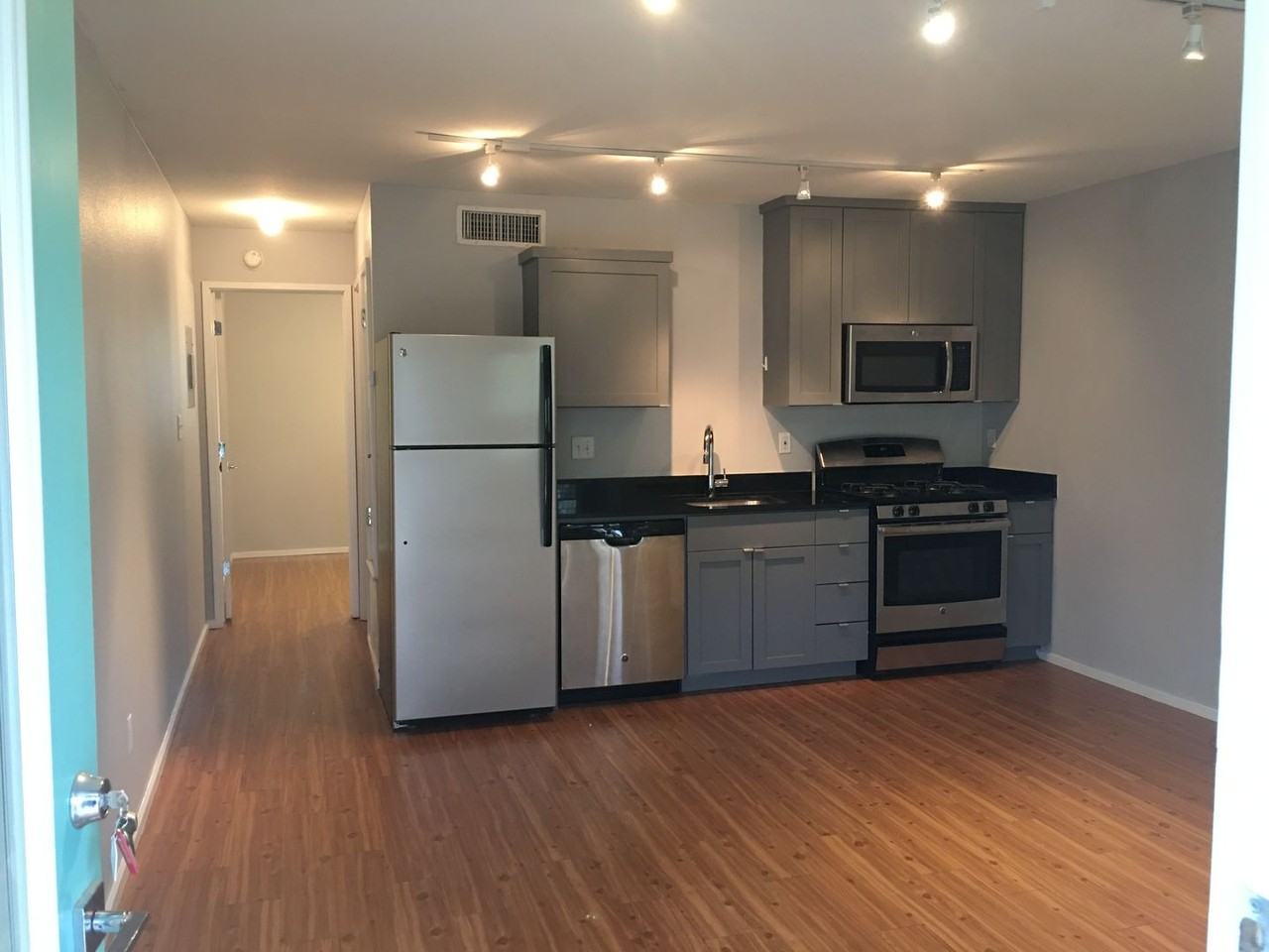 5306 Woodrow Ave - Photo 4 of 13