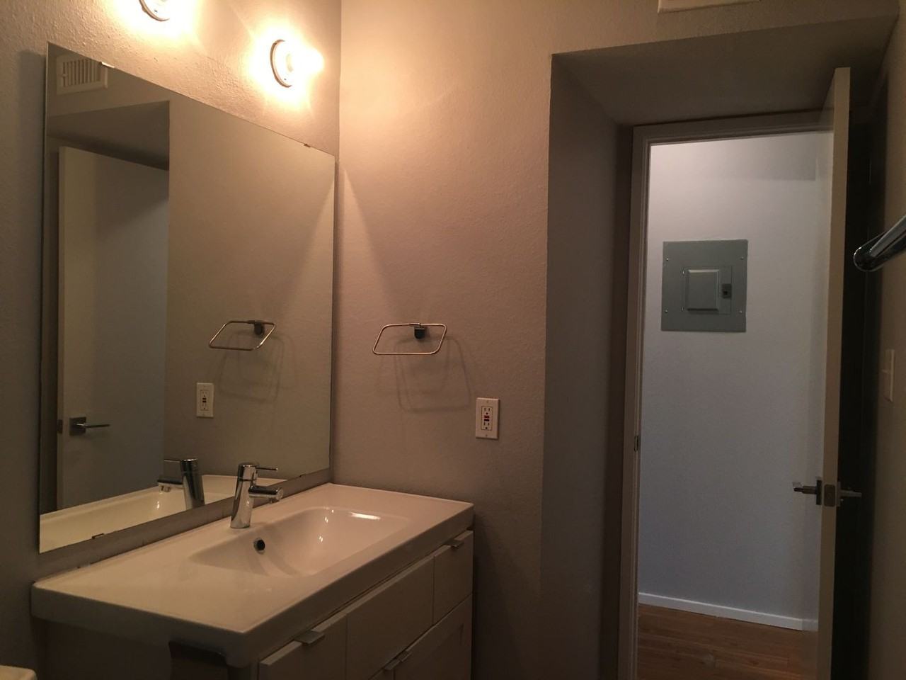 5306 Woodrow Ave - Photo 7 of 13