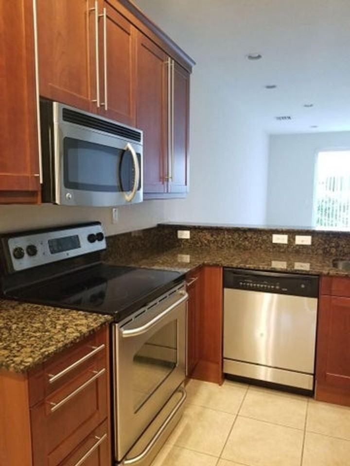 5142 5142 NW 30th Ter Terrace 0 - Photo 2 of 10