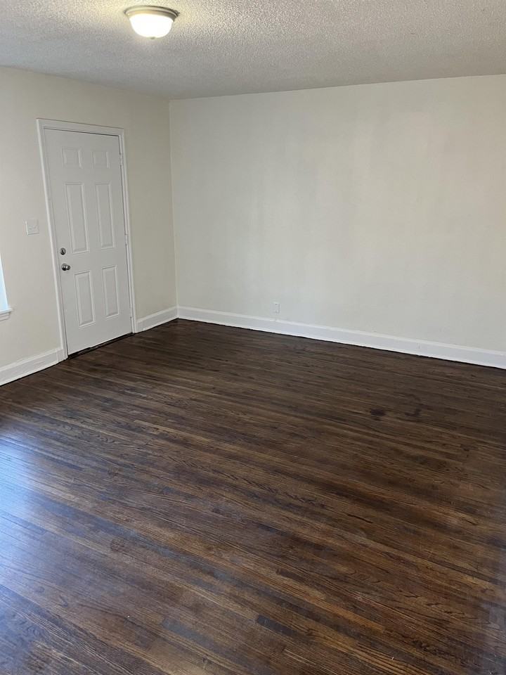 1627 North Denver Avenue - PW - Photo 2 of 10