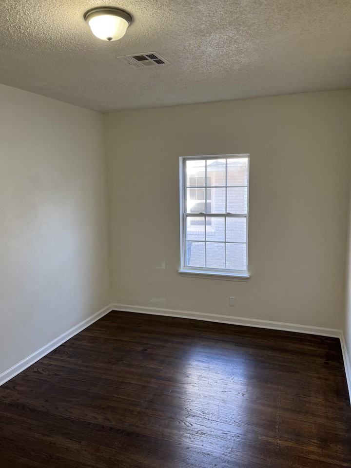 1627 North Denver Avenue - PW - Photo 3 of 10