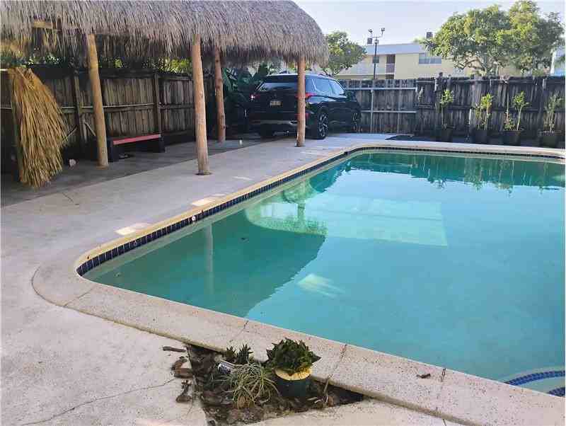 4121 Thomas St #1 - Photo 4 of 10