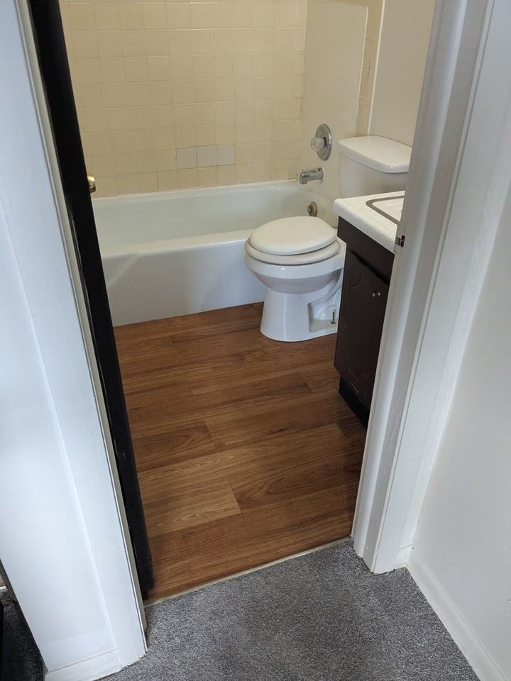 1832 Lilac LLC - Photo 3 of 6