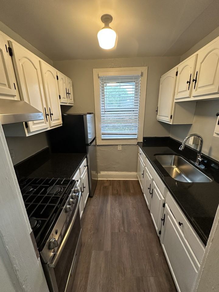 4804 Gosnold Avenue - Photo 2 of 15