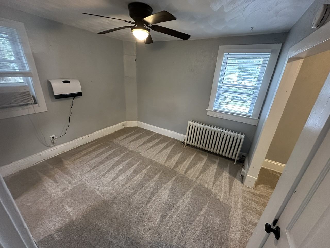 4804 Gosnold Avenue - Photo 3 of 15