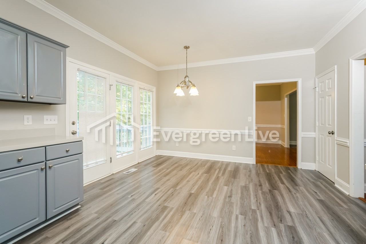 6513 Cardinal Forest Ct - Photo 4 of 15