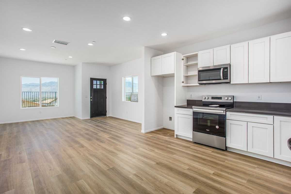 11075 Mesquite Ave - Photo 2 of 12