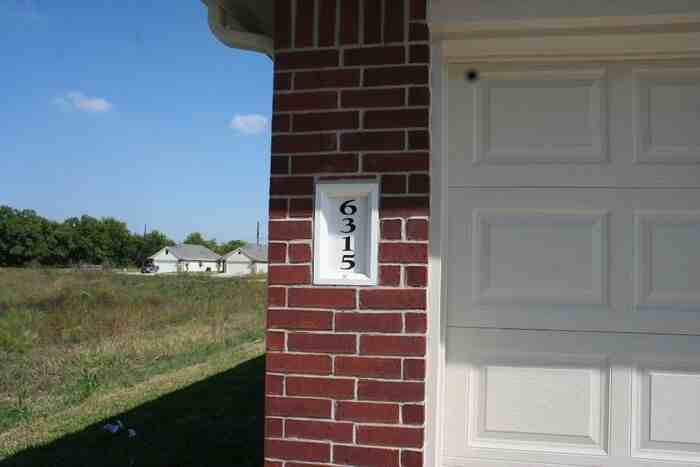 6315 Northdale Ave - Photo 3 of 12