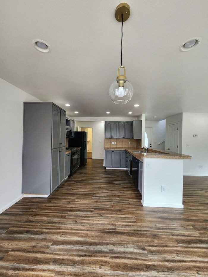 16237 Vancil Loop Se - Photo 3 of 14