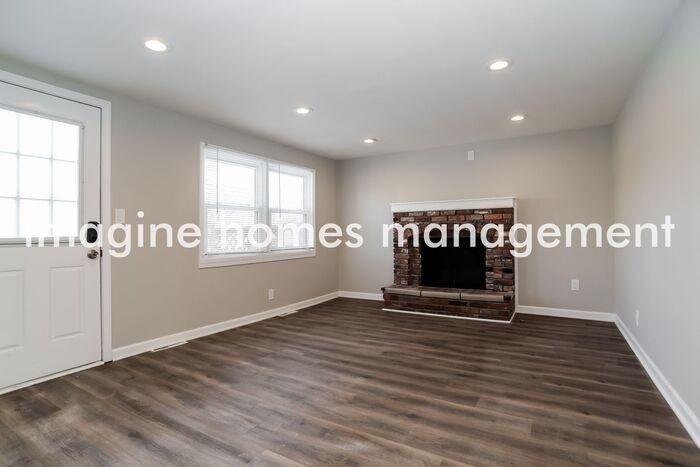 8808 W 95th Ter - Photo 3 of 16