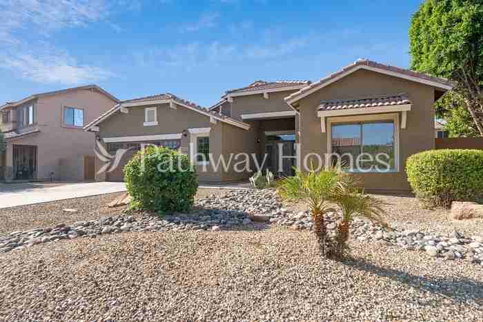 13843 W Watson Ln - Photo 3 of 26