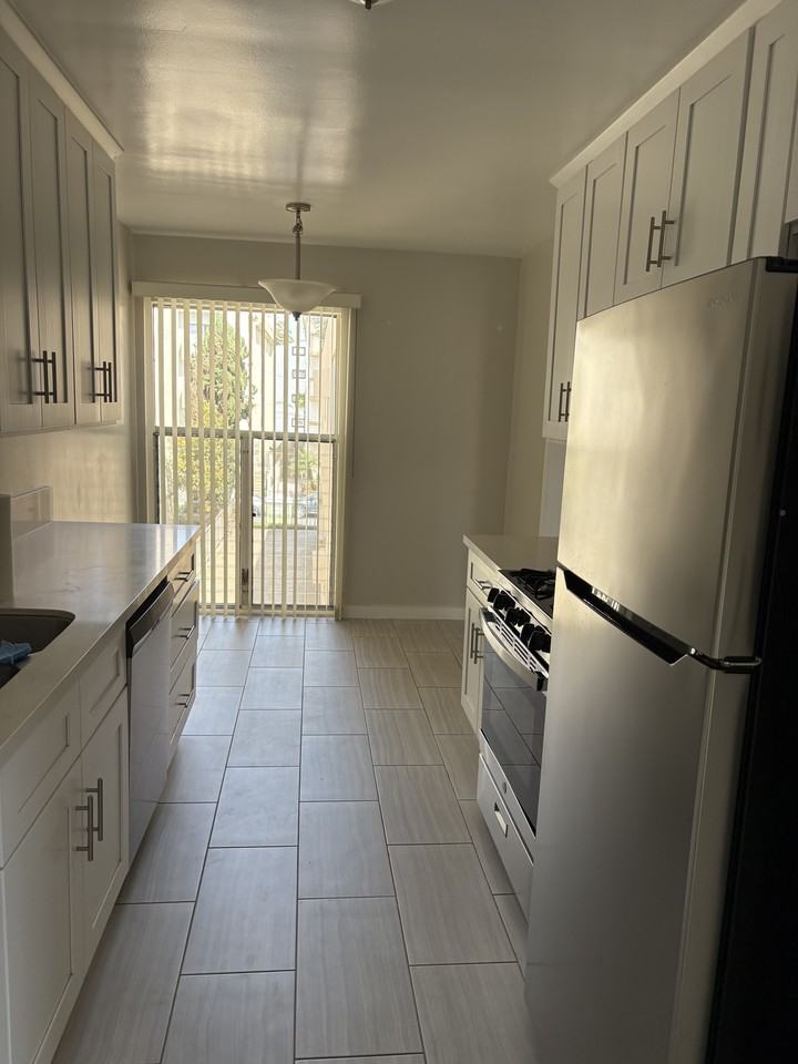 1825 Glendon Ave #1 - Photo 3 of 13