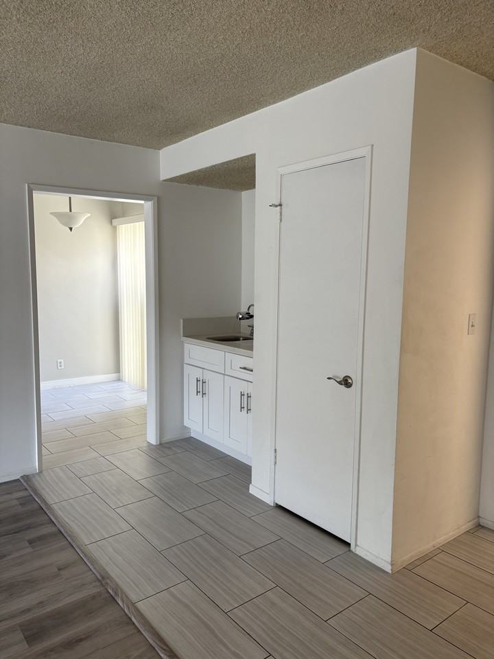 1825 Glendon Ave #1 - Photo 4 of 13