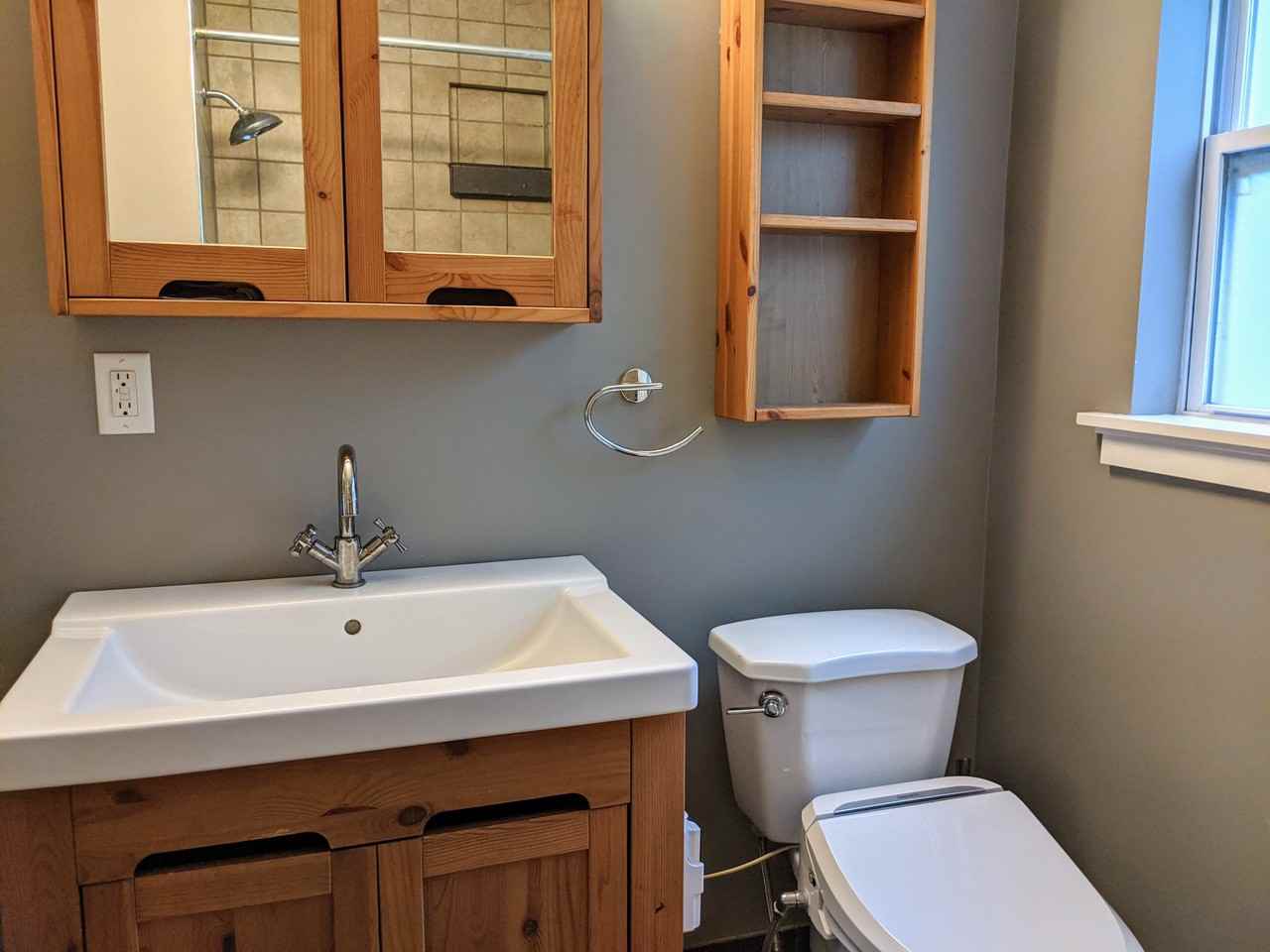 513 Ne 9th St #NA - Photo 3 of 36