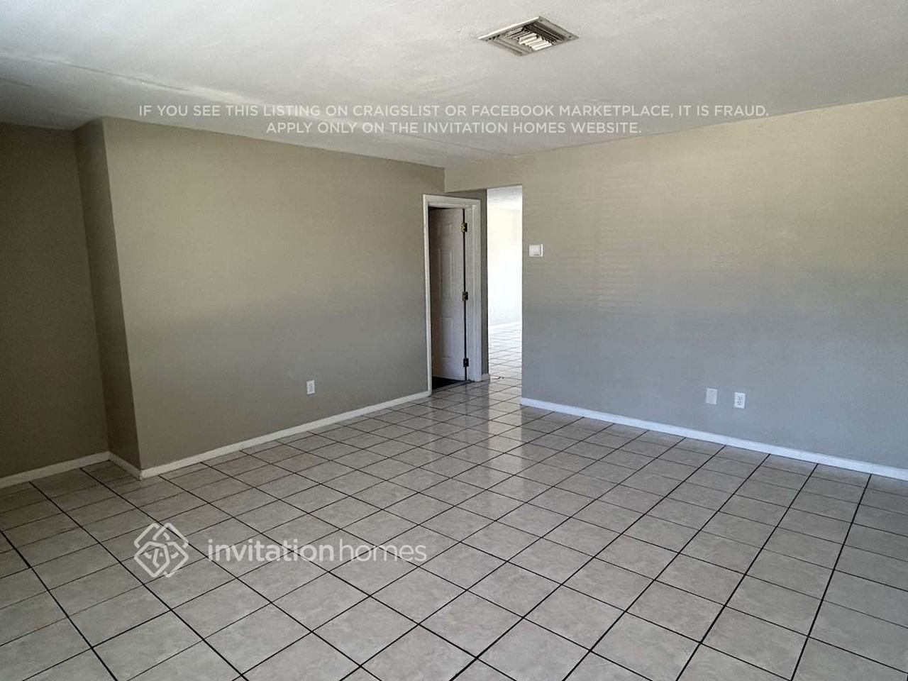 1924 Se 10th St - Photo 3 of 16