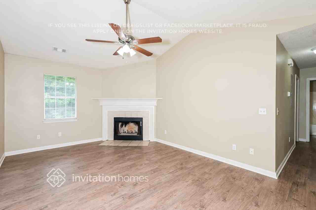 105 Myrtle Grove Ln - Photo 3 of 17