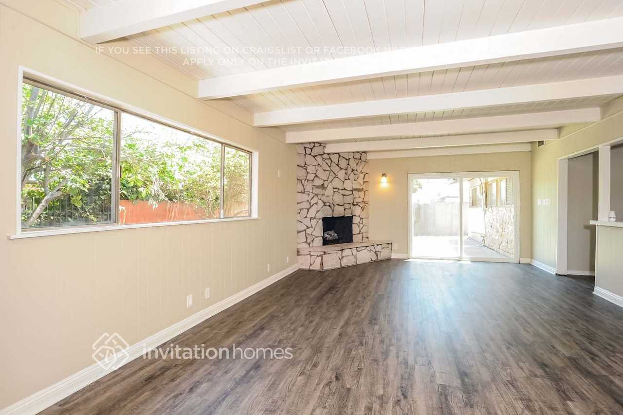 10023 Lanett Ave - Photo 3 of 17