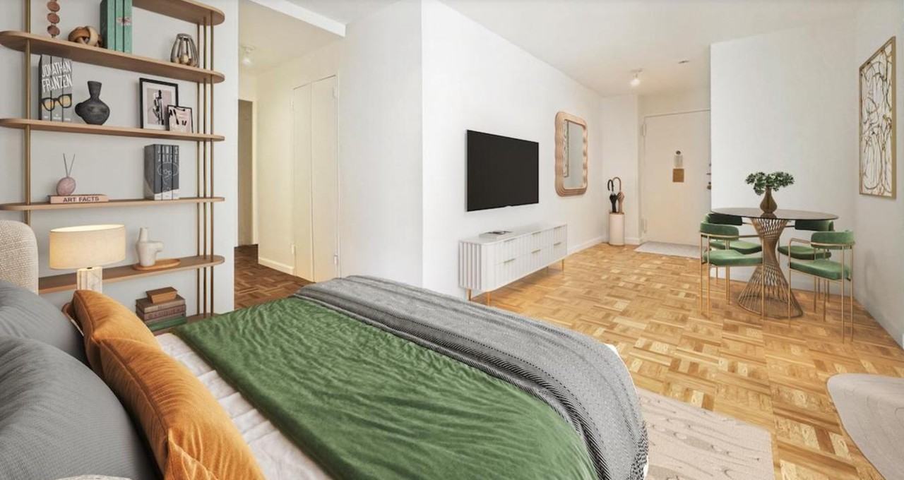 E 77th St #1918 - Photo 2 of 5