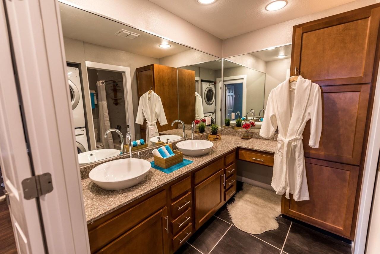 4019 Vance Jackson - Photo 2 of 50