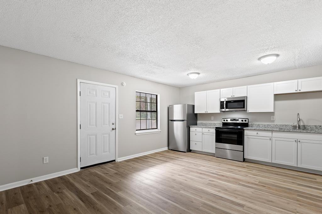 102 Cone St - Photo 5 of 10