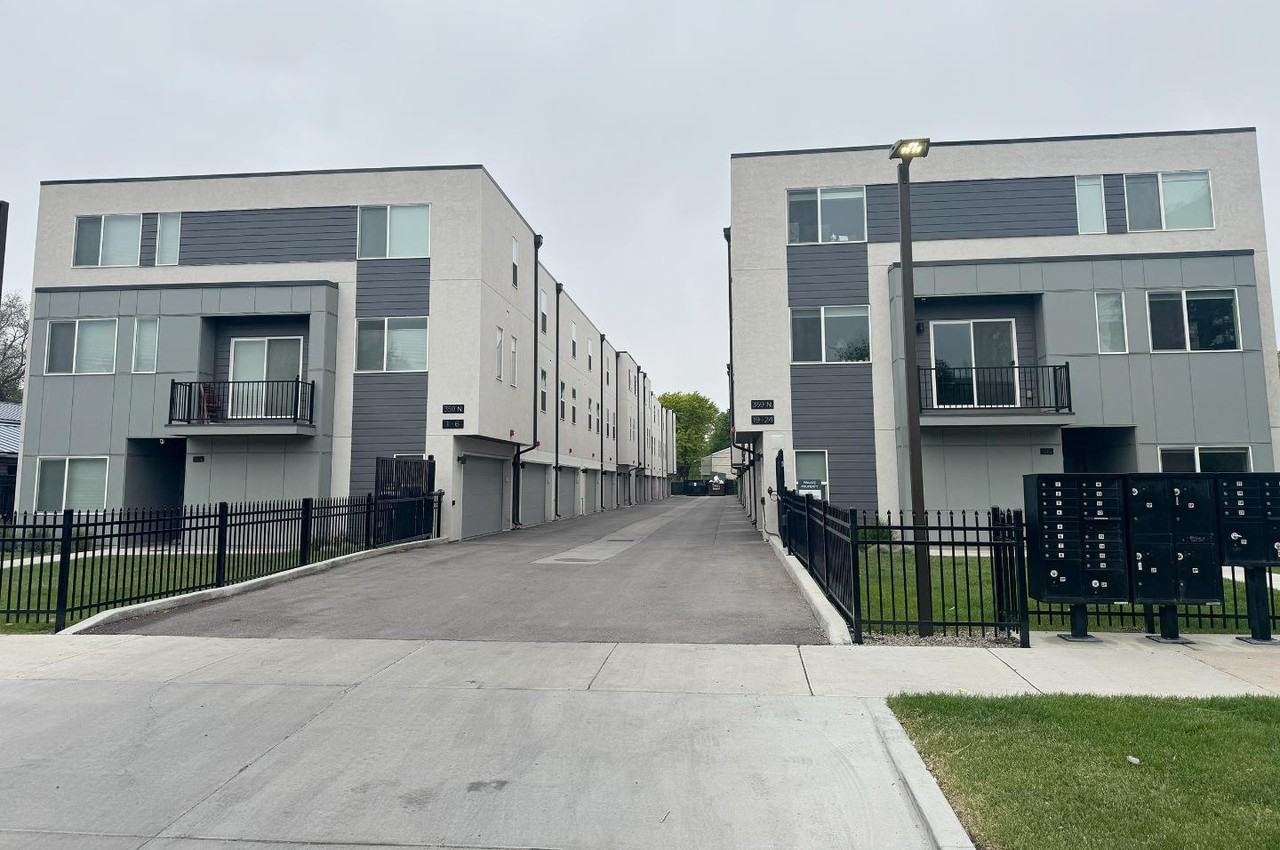 359 N 700 W - Photo 2 of 20