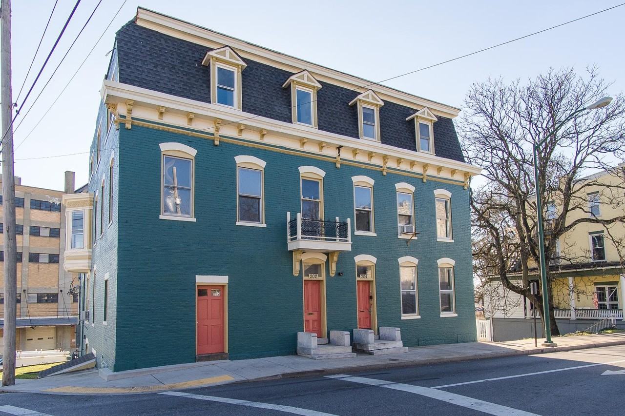 204 Summit - Photo 2 of 4