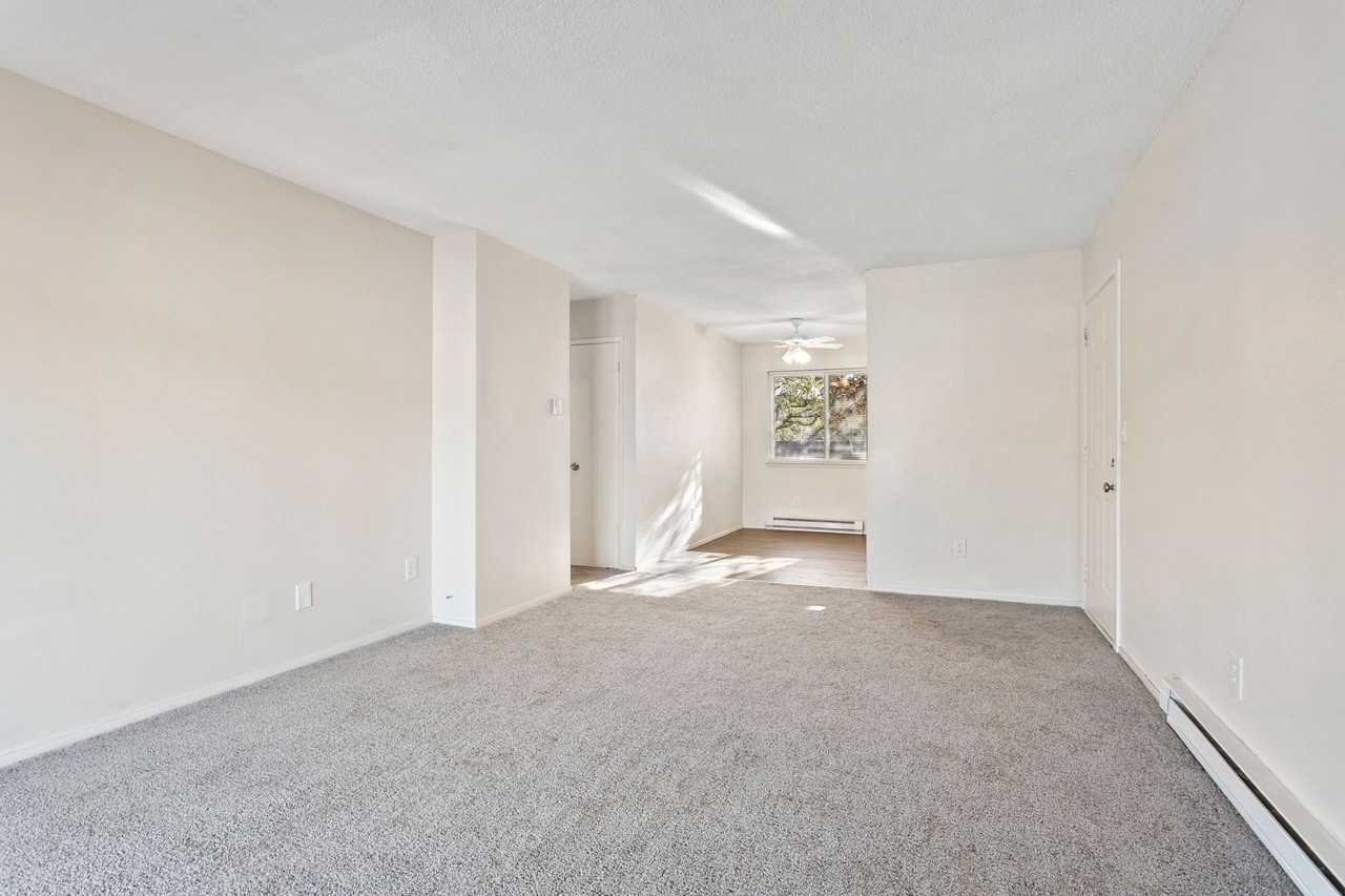 Emerald Grove Apartments - Photo 5 of 14