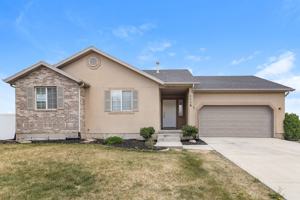 featured image of 1116 N Mustang Ln