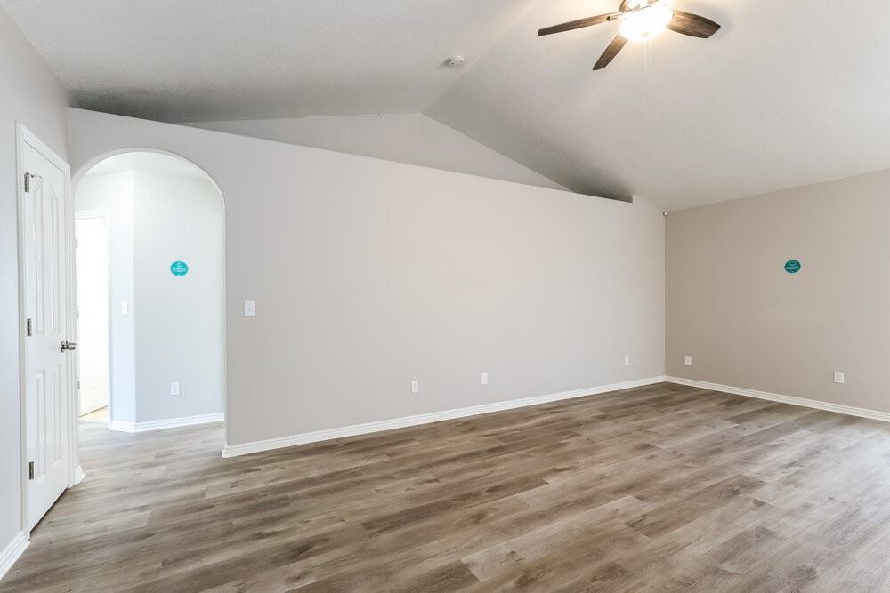 1116 N Mustang Ln - Photo 4 of 17