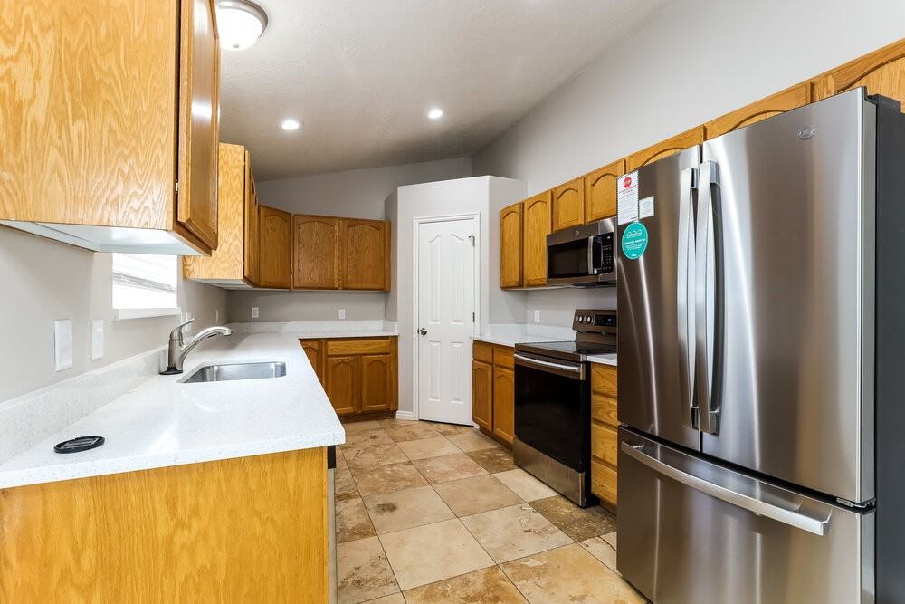1116 N Mustang Ln - Photo 6 of 17