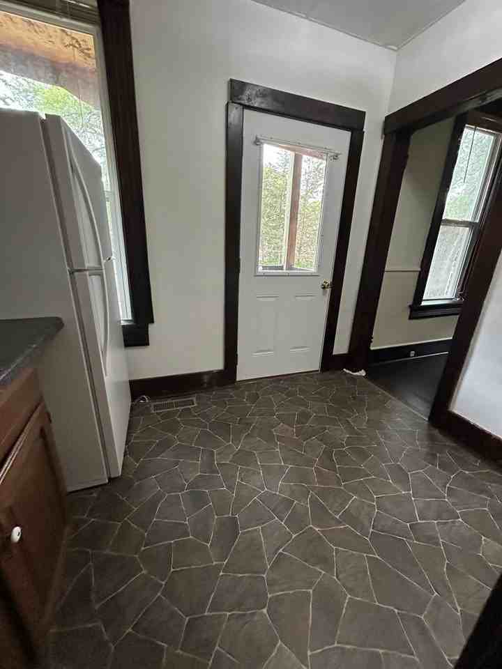 1639 Prospect St #12 - Photo 4 of 17