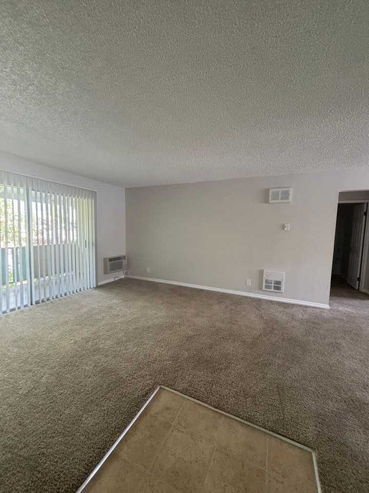 Beach Creek Resort Apartments - Photo 4 of 37
