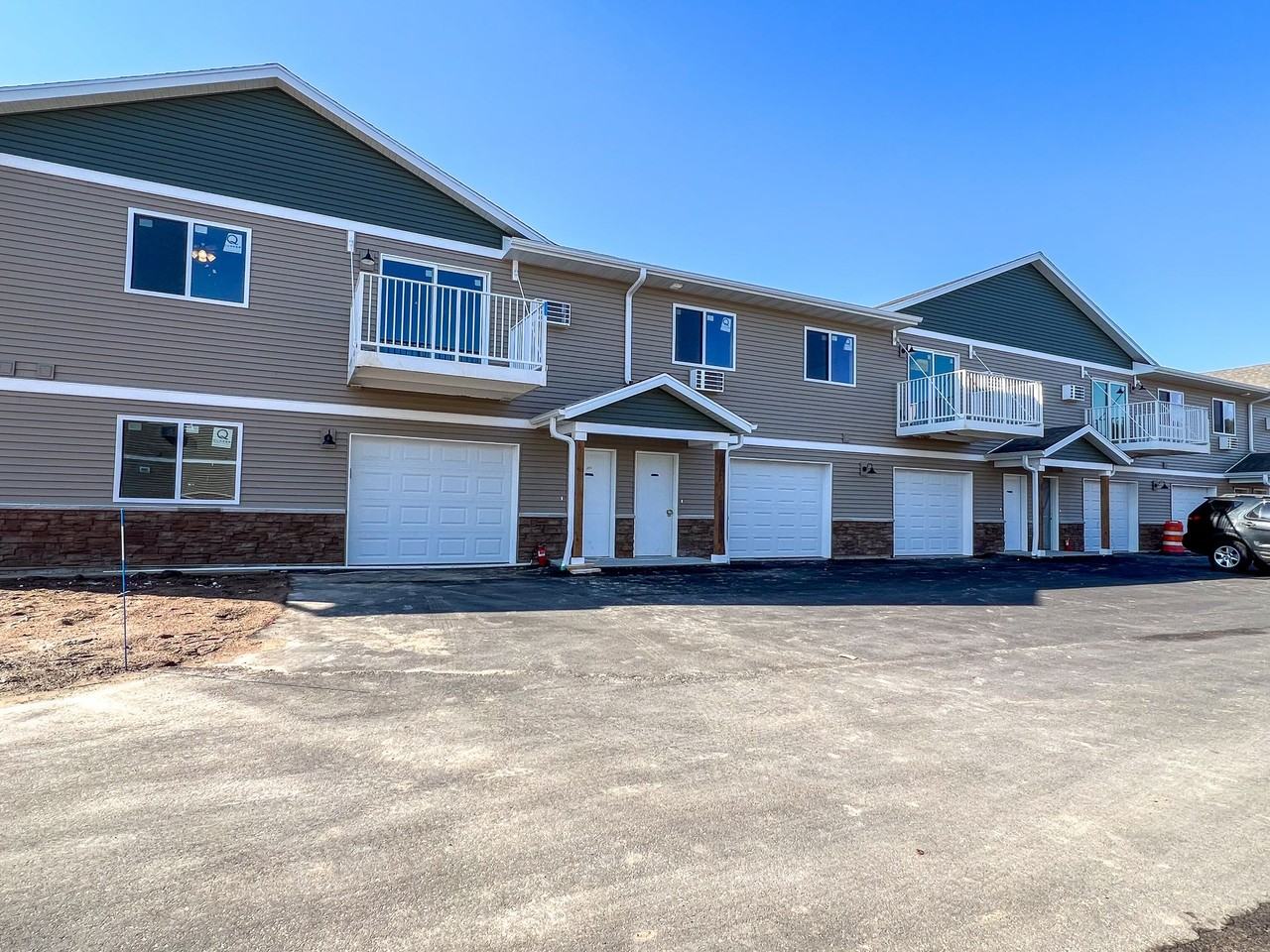 SCS Athens - Photo 7 of 50