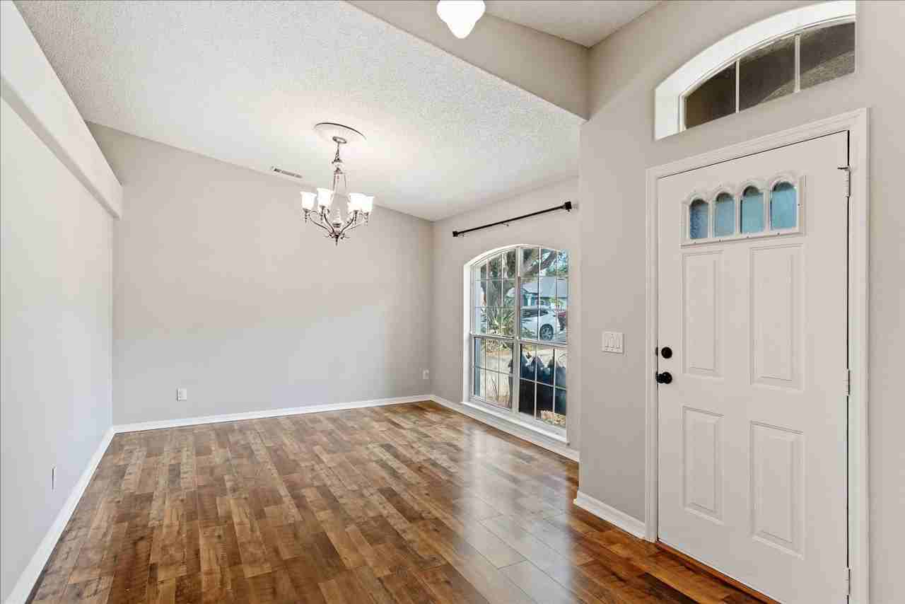 11640 Pineloch Loop - Photo 2 of 15