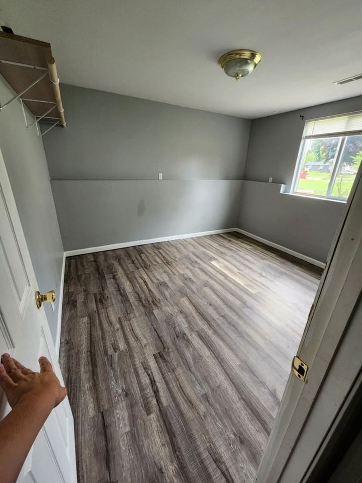 127 S Franklin Ave - Photo 3 of 6