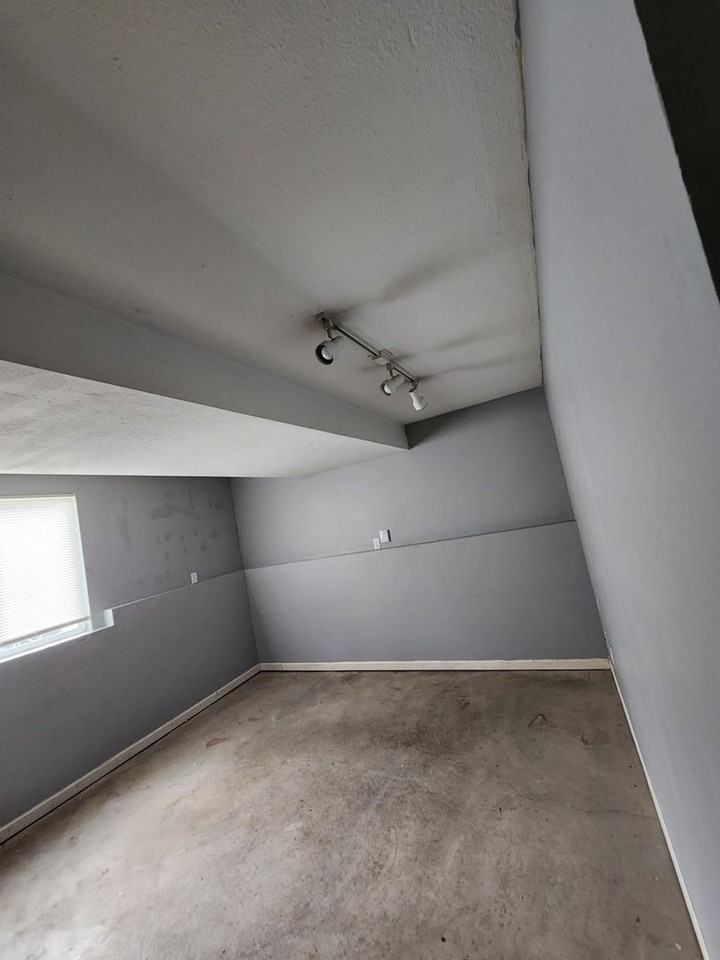 127 S Franklin Ave - Photo 6 of 6