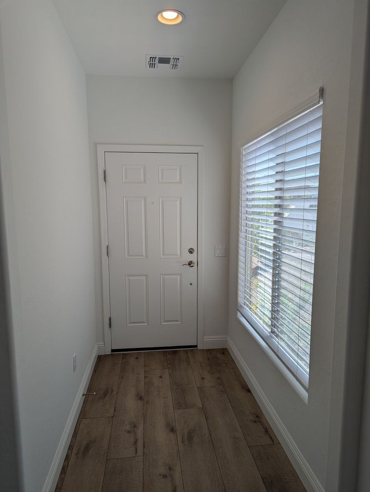 1307 Cottage Rdg - Photo 3 of 41
