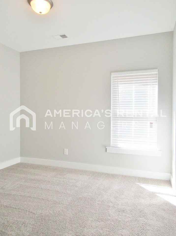 5596 Park Side Rd - Photo 6 of 28